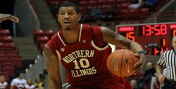 Merrill Holden llega a Caballeros