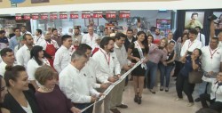 Abren Super LEY Express en bulevar Lola Beltrán