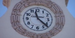 Empresarios consideran se debe mantener horario de verano