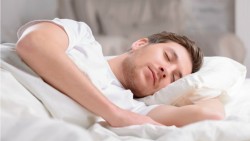 La razón de por qué damos "saltos" dormidos