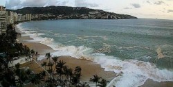 Redoblan vigilancia por mar de fondo en Acapulco