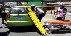 Se lesionan tres mujeres durante choque