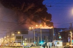 37 muertos deja incendio en centro comercial de Siberia