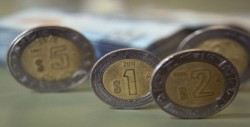 Peso y bolsa mexicana ganan por un mayor apetito al riesgo