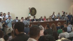 Toman protesta 25 diputados suplentes