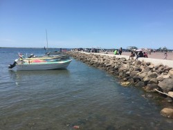 Familias disfrutan de las playas de Navolato