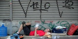 Tomo las calles como inspiración para escribir poemas