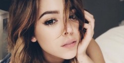 #Fotos Danna Paola posa muy sexy en traje de baño