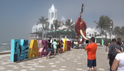 Colocan monigotes en Mazatlán