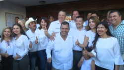 Se registra Álvaro Ruelas ante el consejo municipal electoral