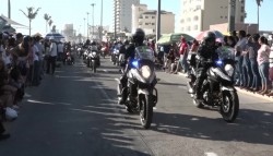 Magno desfile reúne a 12 mil motociclistas