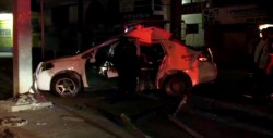 Choca taxista junto a pasajero