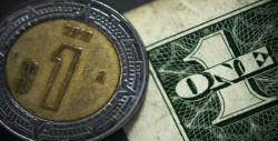 Peso pierde ante incertidumbre sobre posible ataque en Siria
