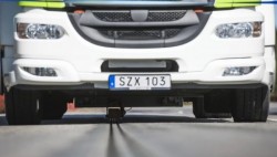 #Video Este país abre la primera carretera eléctrica que recarga vehículos en movimiento