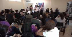 Cuén sostiene encuentro con universitarios