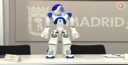 Robots camareros y mayordomos demuestran sus talentos en Robot Global Expo