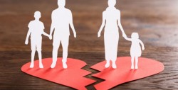 Hombre con 9 hijos se divorcia al enterarse de que siempre fue estéril