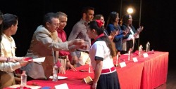 Premian a estudiantes de informática