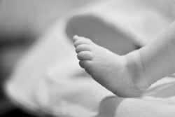 Bebé muere en el IMSS esperando ser atendido