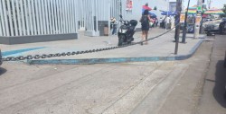 Reclaman respeto para espacios de estacionamiento en el ISSSTE