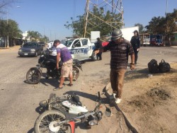 Chocan motocilistas, un lesionado