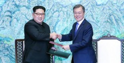 Las dos Coreas buscarán la total desnuclearización tras su cumbre
