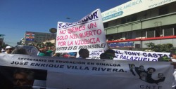 Se manifiestan en desfile del día Internacional del Trabajo