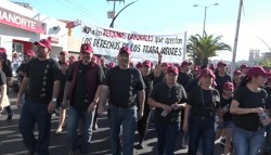 Desfilan trabajadores de 60 sindicatos