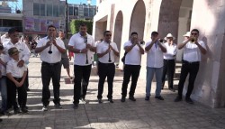 Llaman músicos a regular a foráneos