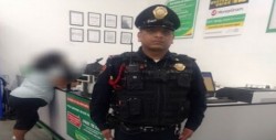 Policía devuelve cartera con más de 5 mil pesos a su dueño