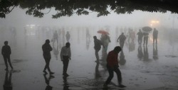 Al menos 94 muertos y 410 heridos por tormentas en el norte de la India