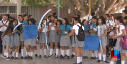 Estudiantes cosechan trigo