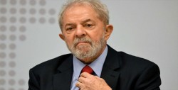 Lula dice que es candidatísimo a presidenciales al cumplir un mes en prisión