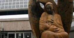 IMSS investiga muerte de bebé en el vientre de su madre