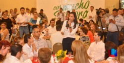 Mujeres apoyan a candidatas