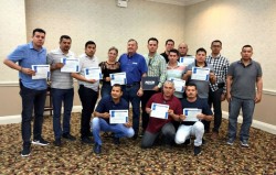 Capacitan a policías en detección de documentos faltos y unidades robadas