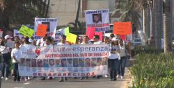 Exigen en marcha justicia por sus familiares desaparecidos