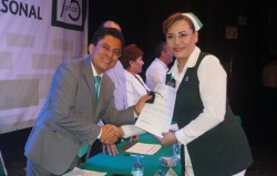 Reconoce IMSS a personal por años de servicio