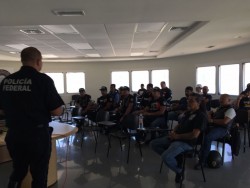 PF imparte curso a motociclistas