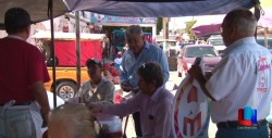 Candidato recorrió el tianguis