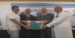 Entrega el Rector de la UAS paquetes del examen Ceneval