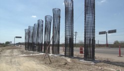 Construyen puente que conectará aeropuerto con libramiento