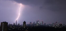 #VIDEO Increíble tormenta eléctrica se registró en Reino Unido