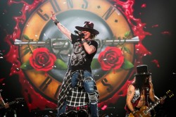 Guns N'Roses estrena video de "It's So Easy"