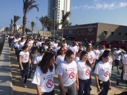 Marchan para conmemorar el Día sin Fumar