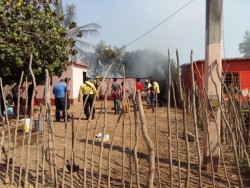 Incendio consume vivienda en el Vergel