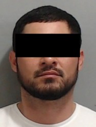 Detienen a dos personas por portación ilegal de armas