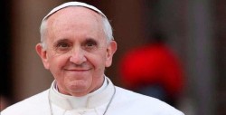 El papa condena el "silencio cómplice" en una zona romana afectada por mafia