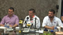 Álvaro Ruelas presentas sus propuestas a la IP