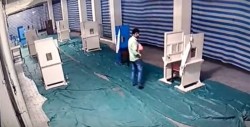 #Video ¡No podrás creer lo que este hombre hace después de besar a su bebé!